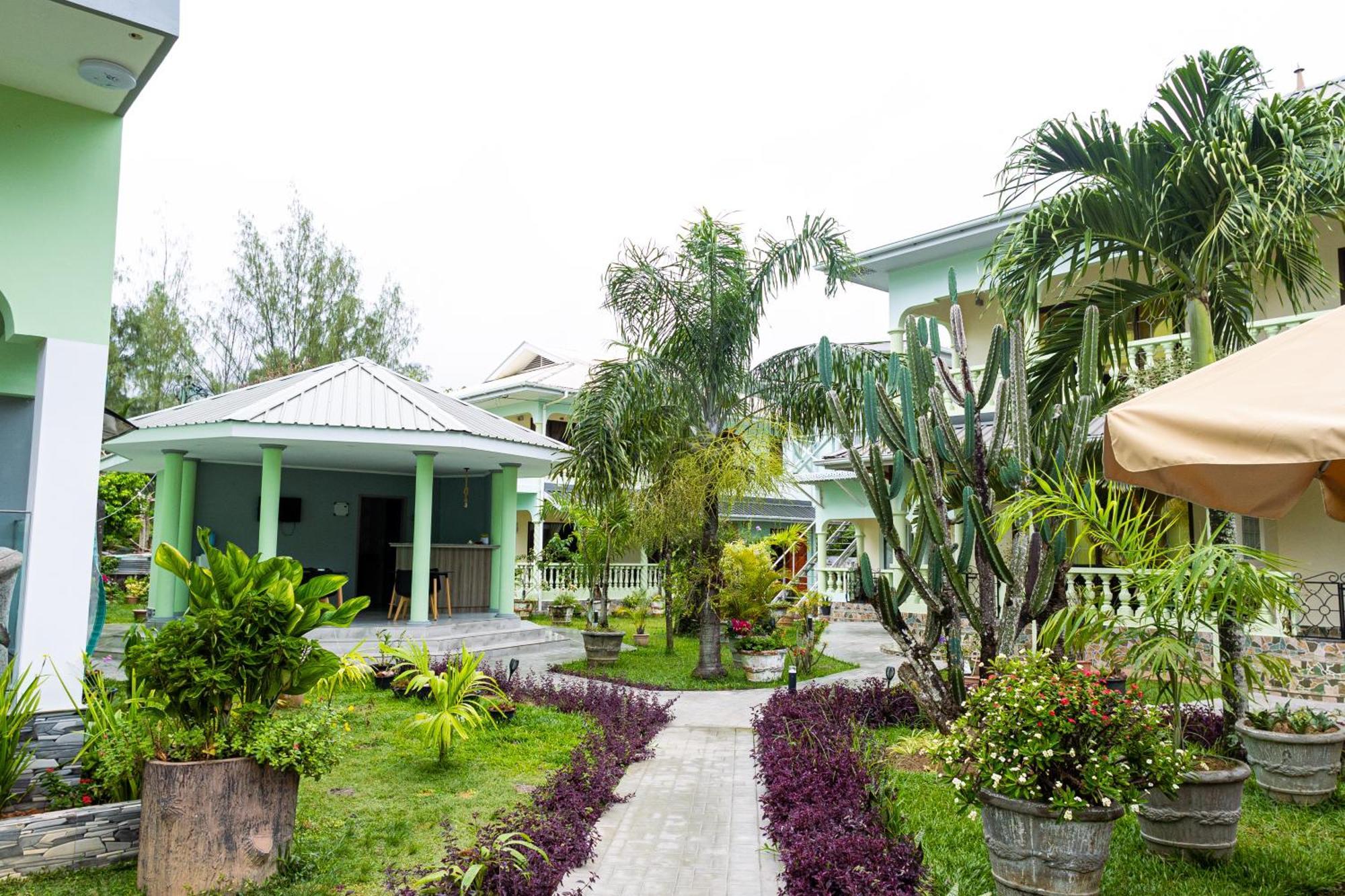 Green Palm Self Catering Anse aux Pins Exterior foto
