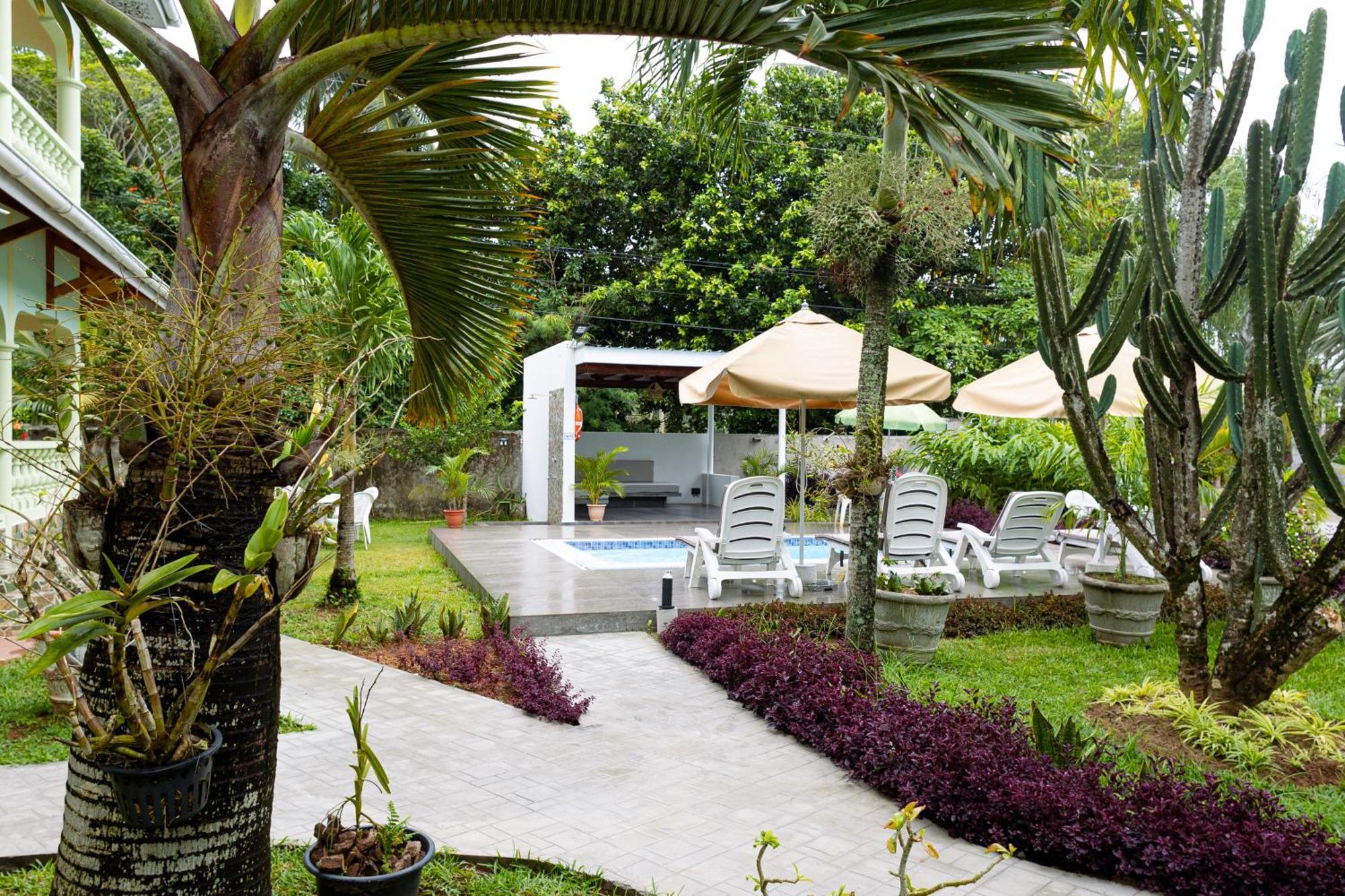 Green Palm Self Catering Anse aux Pins Exterior foto