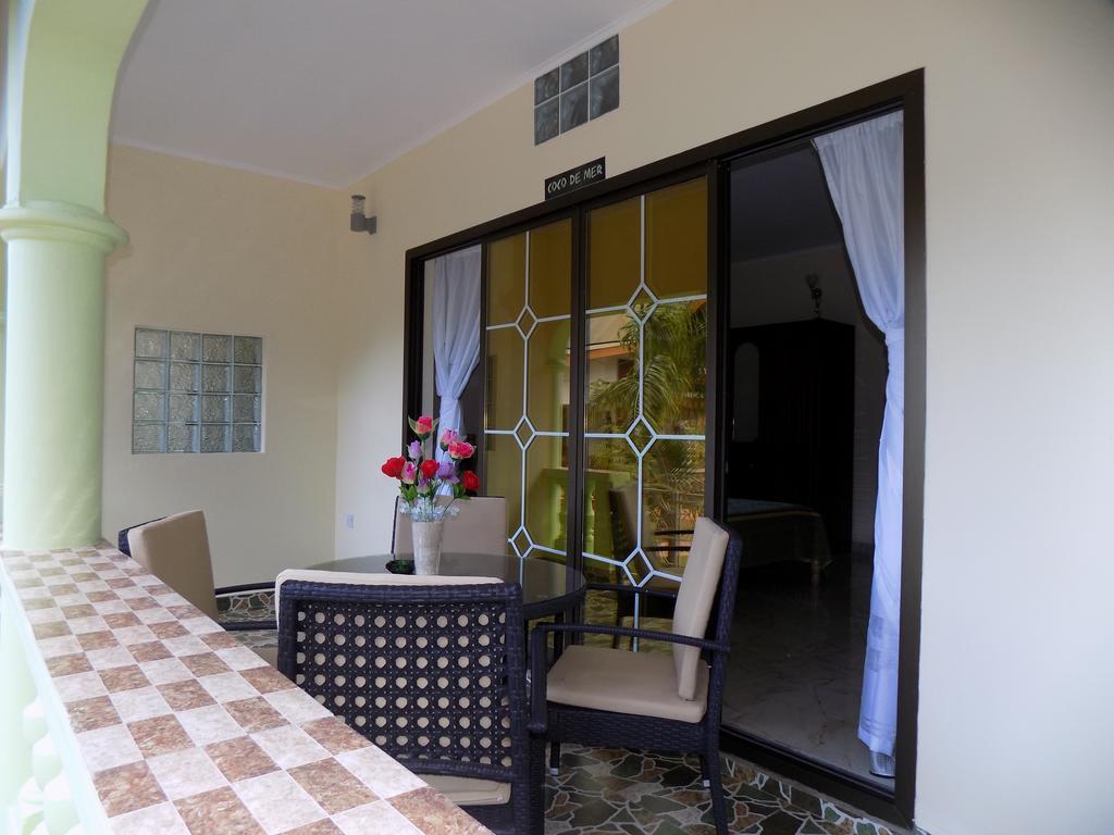 Green Palm Self Catering Anse aux Pins Exterior foto
